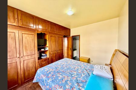 Apartamento à venda com 107m², 4 quartos e 2 vagasQuarto