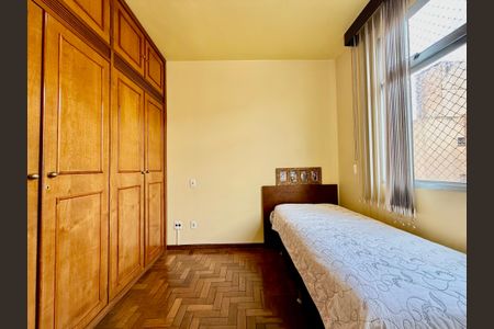 Apartamento à venda com 107m², 4 quartos e 2 vagasQuarto