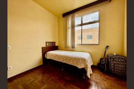 Apartamento à venda com 107m², 4 quartos e 2 vagasQuarto