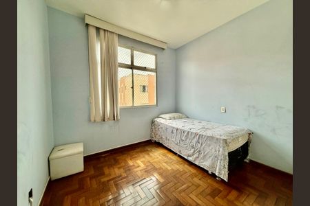Apartamento à venda com 107m², 4 quartos e 2 vagasQuarto