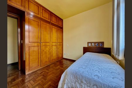 Apartamento à venda com 107m², 4 quartos e 2 vagasQuarto