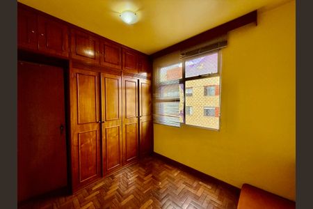 Apartamento à venda com 107m², 4 quartos e 2 vagasQuarto