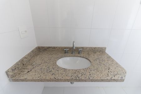 Apartamento à venda com 108m², 4 quartos e 3 vagas Apartamento à venda com 108m², 4 quartos e 3 vagasBanheiro da Suíte 2
