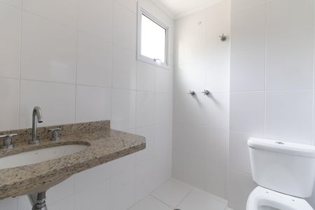 Apartamento à venda com 108m², 4 quartos e 3 vagas Apartamento à venda com 108m², 4 quartos e 3 vagasBanheiro da Suíte 2