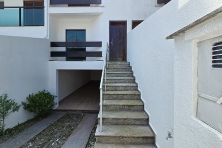 Casa à venda com 192m², 3 quartos e 4 vagas Casa à venda com 192m², 3 quartos e 4 vagasEntrada