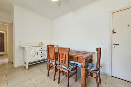 Sala de apartamento para alugar com 3 quartos, 90m² em Jardim Las Palmas, Guarujá