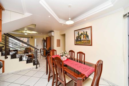 Casa de condomínio à venda com 221m², 4 quartos e 4 vagas Casa de condomínio à venda com 221m², 4 quartos e 4 vagasSala de Jantar