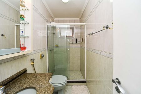 Casa de condomínio à venda com 221m², 4 quartos e 4 vagas Casa de condomínio à venda com 221m², 4 quartos e 4 vagasBanheiro 2