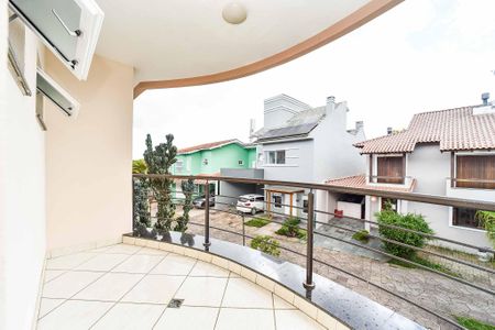 Casa de condomínio à venda com 221m², 4 quartos e 4 vagas Casa de condomínio à venda com 221m², 4 quartos e 4 vagasSacada do quarto 2