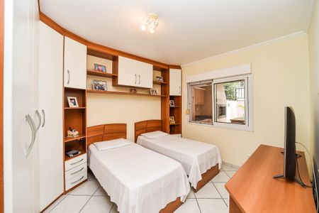 Casa de condomínio à venda com 221m², 4 quartos e 4 vagas Casa de condomínio à venda com 221m², 4 quartos e 4 vagasQuarto 3