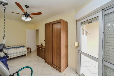 Casa de condomínio à venda com 221m², 4 quartos e 4 vagas Casa de condomínio à venda com 221m², 4 quartos e 4 vagasQuarto 2