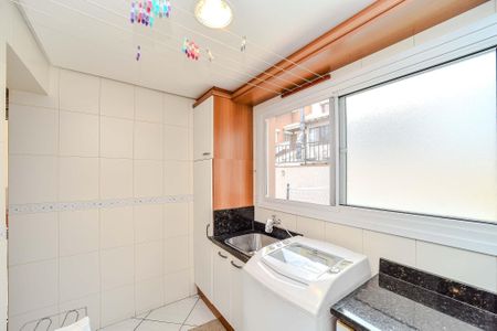 Casa de condomínio à venda com 221m², 4 quartos e 4 vagas Casa de condomínio à venda com 221m², 4 quartos e 4 vagasÁrea de Serviço