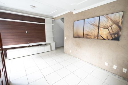 sala de casa de condomínio à venda com 2 quartos, 64m² em Copacabana, Belo Horizonte