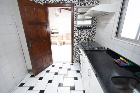 cozinha de casa de condomínio à venda com 2 quartos, 64m² em Copacabana, Belo Horizonte