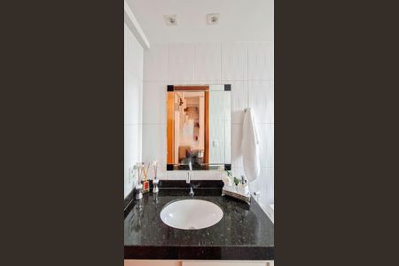 Apartamento à venda com 82m², 3 quartos e 2 vagas Apartamento à venda com 82m², 3 quartos e 2 vagasBanheiro da Suíte