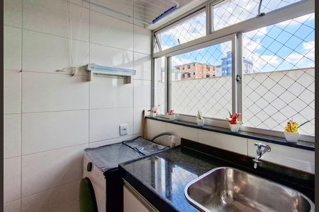 Apartamento à venda com 82m², 3 quartos e 2 vagas Apartamento à venda com 82m², 3 quartos e 2 vagasCozinha e Área de Serviço