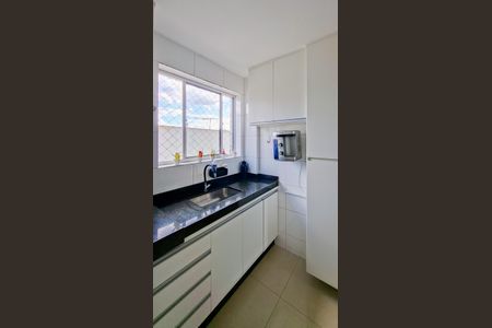 Apartamento à venda com 82m², 3 quartos e 2 vagas Apartamento à venda com 82m², 3 quartos e 2 vagasCozinha e Área de Serviço