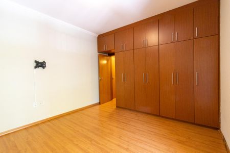 Casa à venda com 242m², 4 quartos e 4 vagasSuite 1