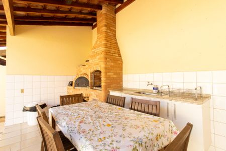 Casa à venda com 242m², 4 quartos e 4 vagasÁrea externa