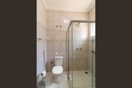 Casa à venda com 242m², 4 quartos e 4 vagasBanheiro da Suíte 2