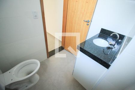 Banheiro Social de kitnet/studio para alugar com 1 quarto, 24m² em Vila Prudente, São Paulo