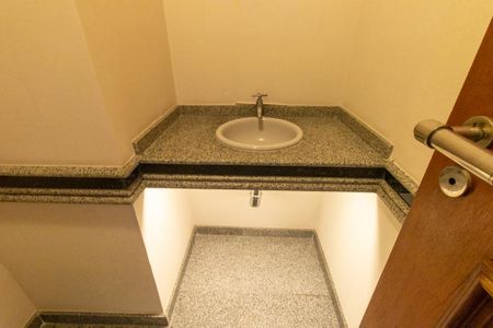 Apartamento para alugar com 160m², 3 quartos e 2 vagasLavabo