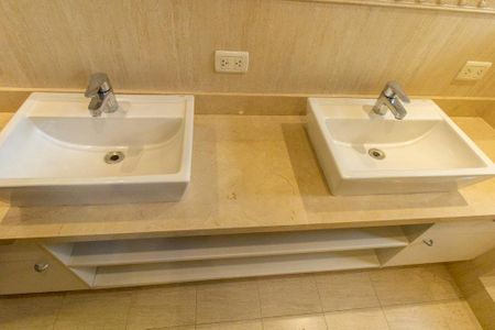 Apartamento para alugar com 160m², 3 quartos e 2 vagasBanheiro da Suíte