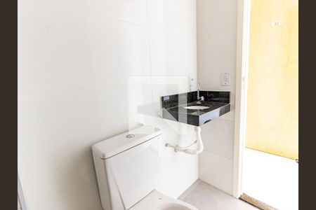Banheiro Social de kitnet/studio para alugar com 1 quarto, 24m² em Vila Prudente, São Paulo