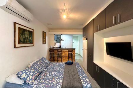 Apartamento à venda com 28m², 1 quarto e sem vaga Apartamento à venda com 28m², 1 quarto e sem vagaSala/Quarto