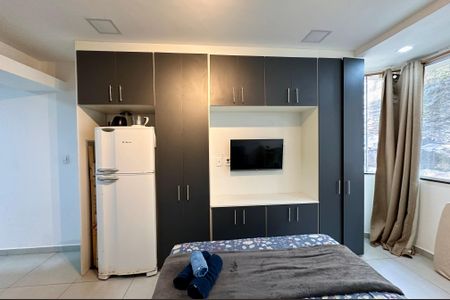 Apartamento à venda com 28m², 1 quarto e sem vaga Apartamento à venda com 28m², 1 quarto e sem vagaSala/Quarto