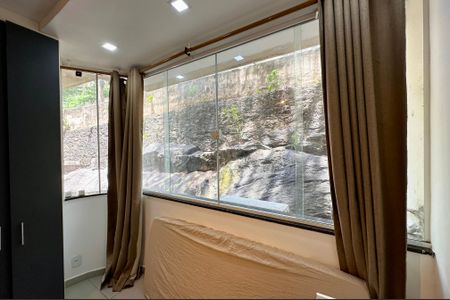 Apartamento à venda com 28m², 1 quarto e sem vaga Apartamento à venda com 28m², 1 quarto e sem vagaSala/Quarto