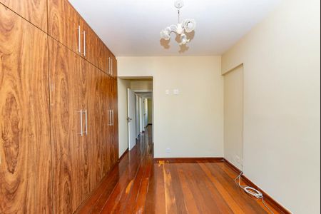 Apartamento à venda com 100m², 3 quartos e 2 vagas Apartamento à venda com 100m², 3 quartos e 2 vagasSuíte