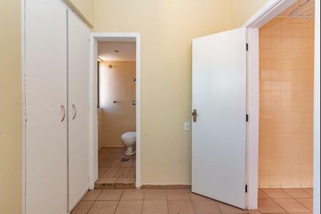 Apartamento à venda com 100m², 3 quartos e 2 vagas Apartamento à venda com 100m², 3 quartos e 2 vagasQuarto de Serviço