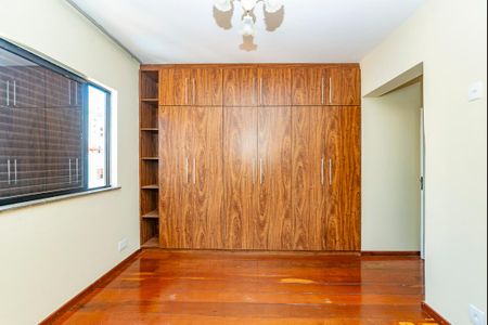 Apartamento à venda com 100m², 3 quartos e 2 vagas Apartamento à venda com 100m², 3 quartos e 2 vagasSuíte