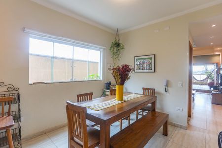 Casa à venda com 180m², 3 quartos e 2 vagasSala de jantar 