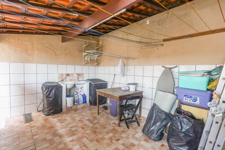 Casa à venda com 180m², 3 quartos e 2 vagasÁrea de serviço 