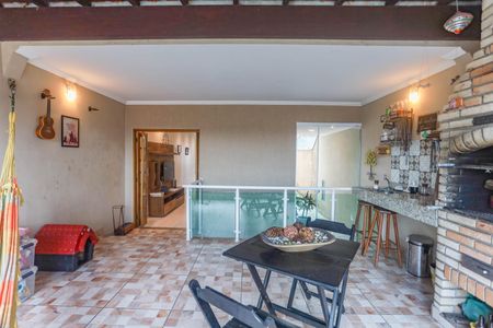 Casa à venda com 180m², 3 quartos e 2 vagasVaranda da sala 