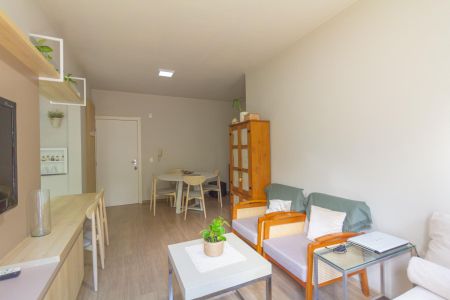 Sala de apartamento à venda com 1 quarto, 63m² em Centro, Canoas