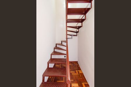 Apartamento à venda com 141m², 3 quartos e 2 vagasEscada