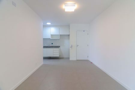 Sala de apartamento para alugar com 3 quartos, 68m² em Vila Sonia, São Paulo