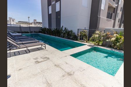 Apartamento à venda com 39m², 2 quartos e sem vagaÁrea comum - Piscina
