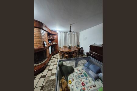 Casa à venda com 3 quartos, 227m² em Planalto Paulista, São Paulo