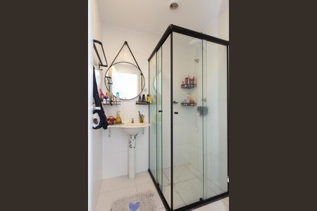 Banheiro Social de kitnet/studio para alugar com 1 quarto, 26m² em Jardim Helena, São Paulo