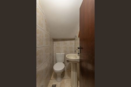 Lavabo 1 de casa para alugar com 3 quartos, 360m² em Minas Caixa, Belo Horizonte