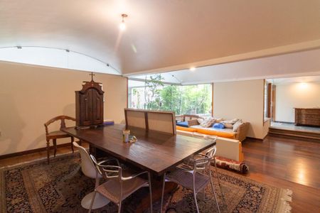 Sala de casa à venda com 4 quartos, 550m² em Butantã, São Paulo