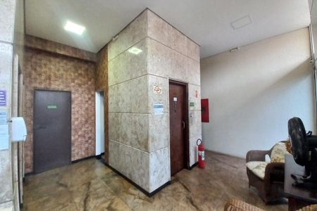 Apartamento à venda com 158m², 4 quartos e 2 vagas Apartamento à venda com 158m², 4 quartos e 2 vagasHall de Entrada