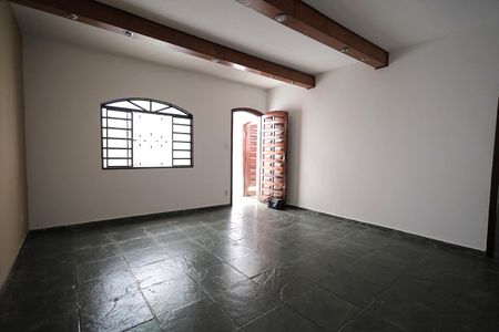 Casa para alugar com 3 quartos, 256m² em Vila Vitória, Santo André