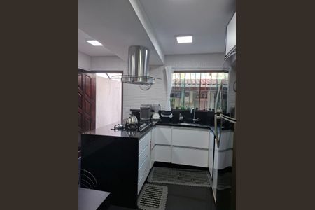 Casa à venda com 3 quartos, 130m² em Vila Pires, Santo André