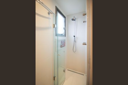 Apartamento à venda com 74m², 2 quartos e 1 vaga Apartamento à venda com 74m², 2 quartos e 1 vagaBanheiro da Suíte 2