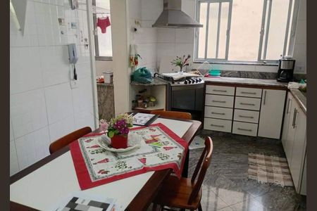 Apartamento à venda com 220m², 4 quartos e 1 vaga